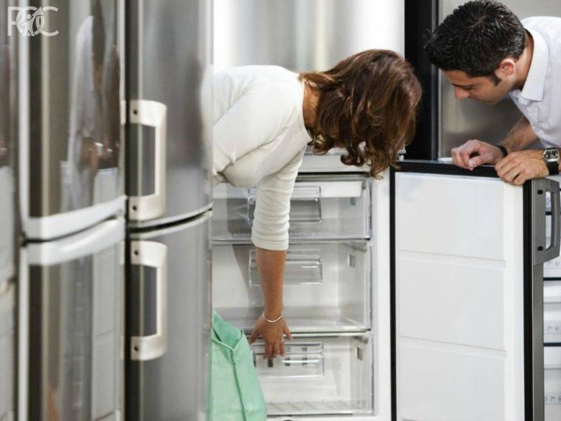 Вслед за продуктами люди бросились скупать холодильники