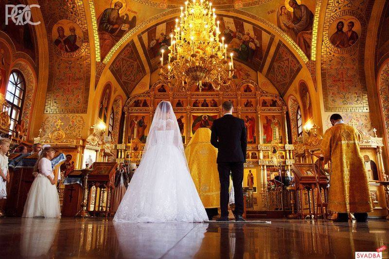 В РПЦ озвучили идею придать церковному браку статус официального