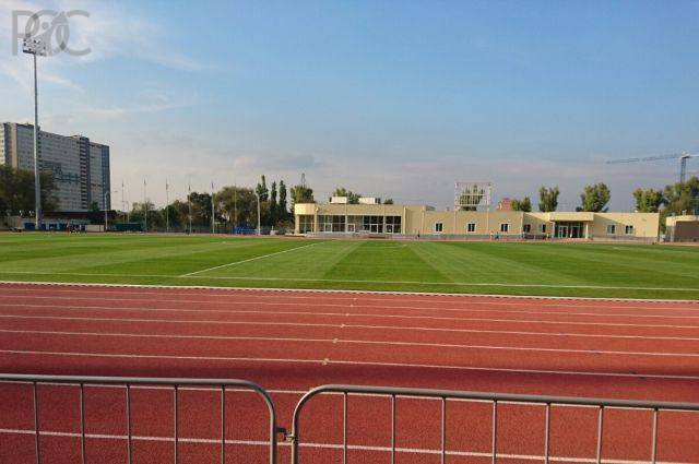Власти Ростова предложили жителям выбрать между школой и стадионом
