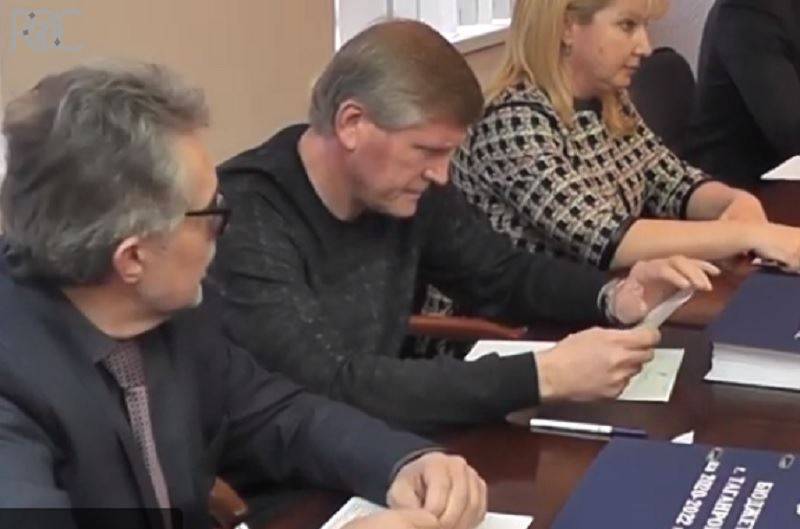 Таганрогская Дума запустила процедуру лишения полномочий депутата Виктора Гревцева