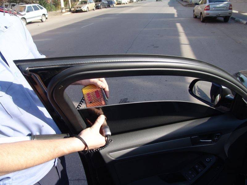 Водителям хотят разрешить тонировку стекол автомобиля