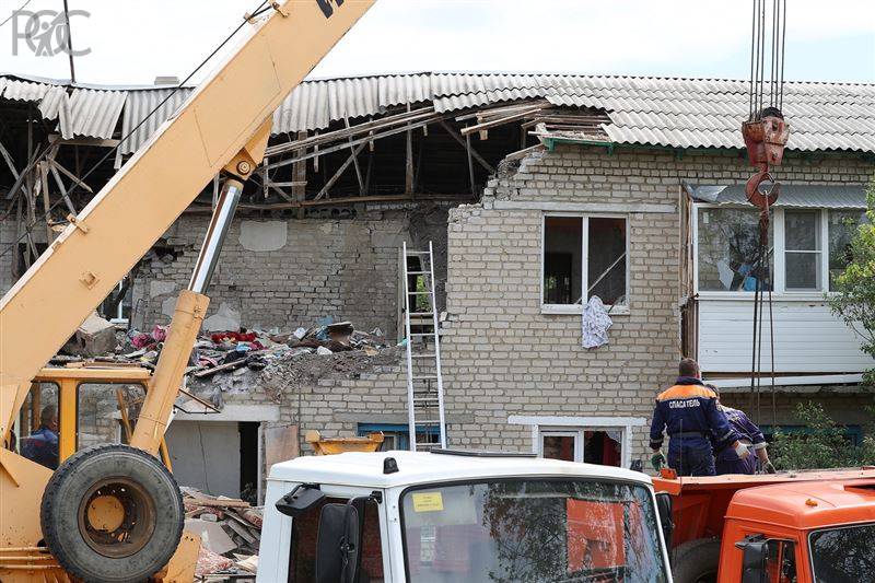В Ростовской области при взрыве бытового газа обрушился многоквартирный дом