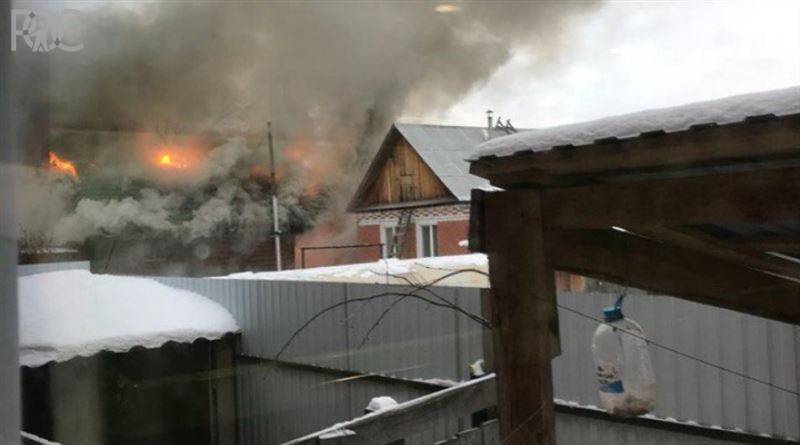В Новочеркасске в результате пожара три семьи остались без крыши над головой