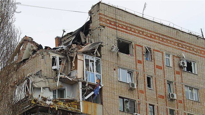 Два этажа поврежденного взрывом газа дома в Шахтах демонтируют в феврале