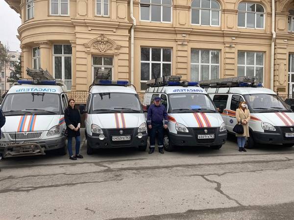 В Ростове-на-Дону горожан призывают соблюдать режим самоизоляции из автомобилей с громкоговорителями