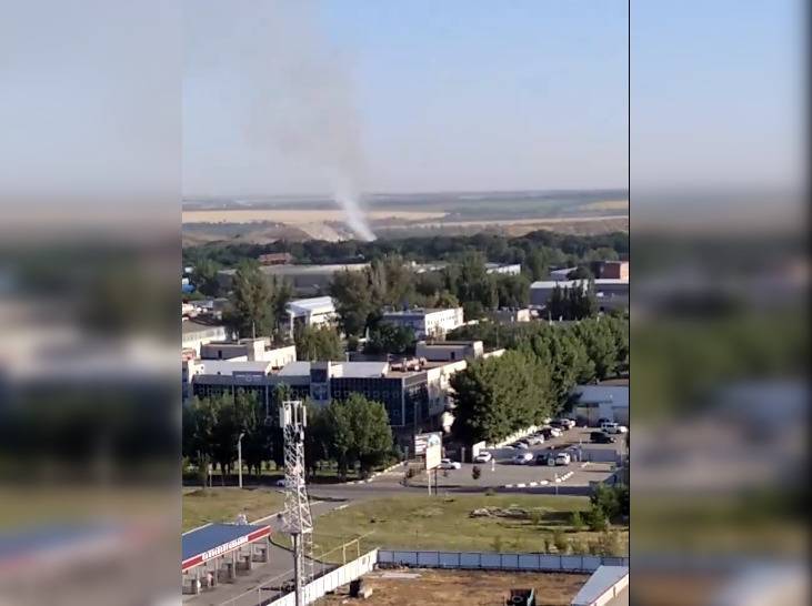 В Ростове тушат пожар на полигоне ТБО