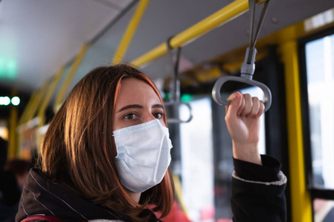 В Ростовской области предложили раздавать маски в транспорте