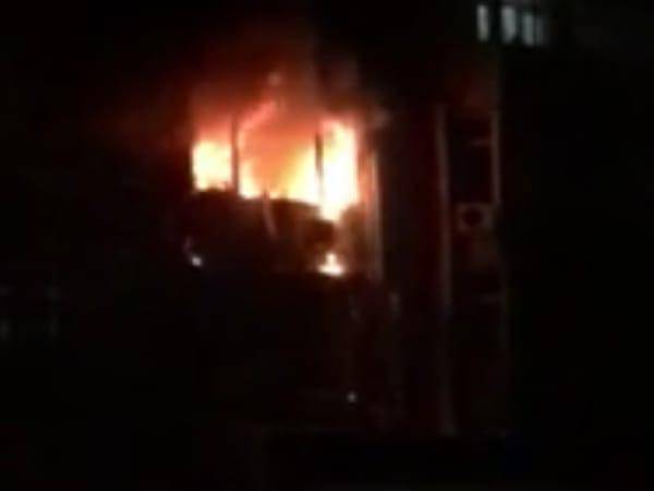 В Новочеркасске при пожаре в многоэтажном доме погибли мужчина и женщина