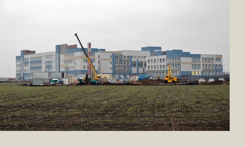 Сроки строительства самой большой школы в Ростове снова отложили