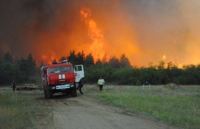 В нескольких районах Ростовской области из-за крупных природных пожаров введен режим ЧС