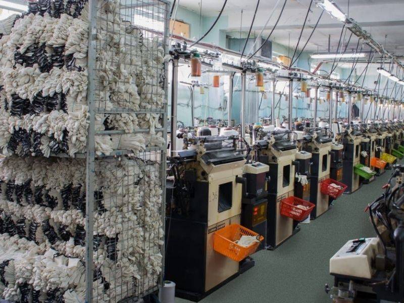 Таганрогской «Фабрике» дали денег на перчатки