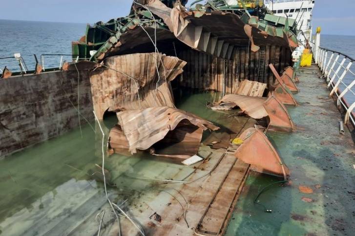 На взорвавшемся в Азовском море танкере  обнаружены останки пропавших членов экипажа