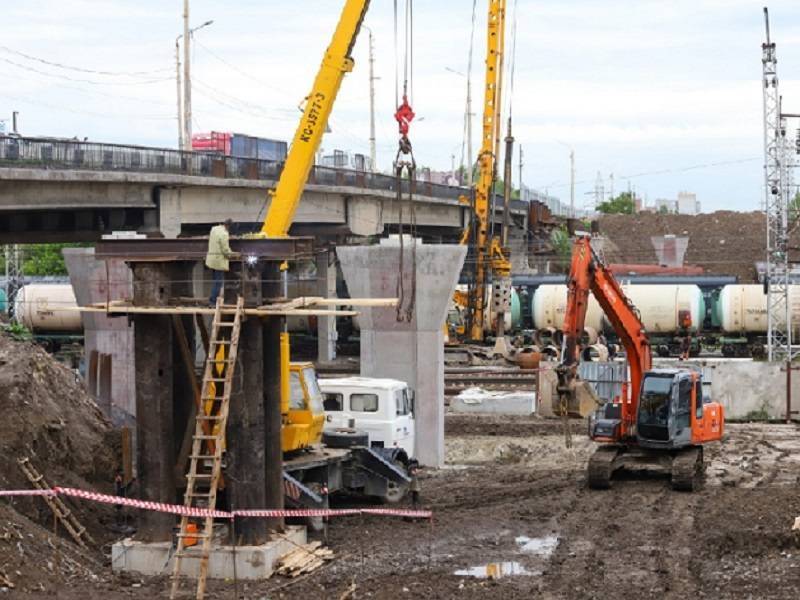 Голубев ответил на вопрос о сроках ремонта моста на Малиновского