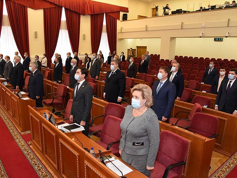 Депутаты одобрили в первом чтении бюджет Ростовской области на три года