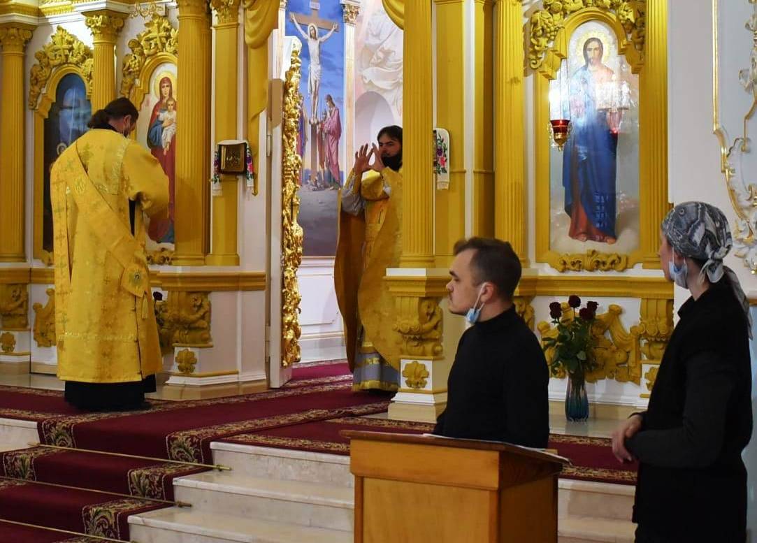 В храмах Ростовской епархии стали проходить богослужения с сурдопереводом