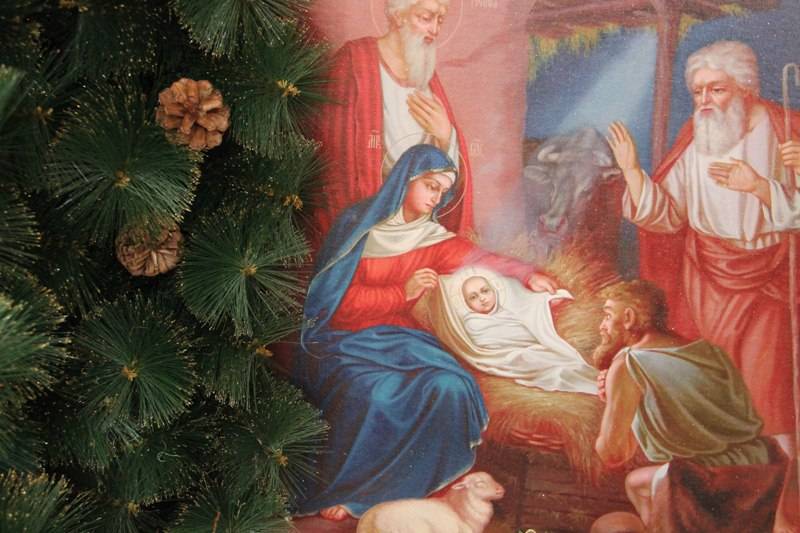 Православные жители Дона отмечают Рождественский сочельник и готовятся встретить Рождество Христово