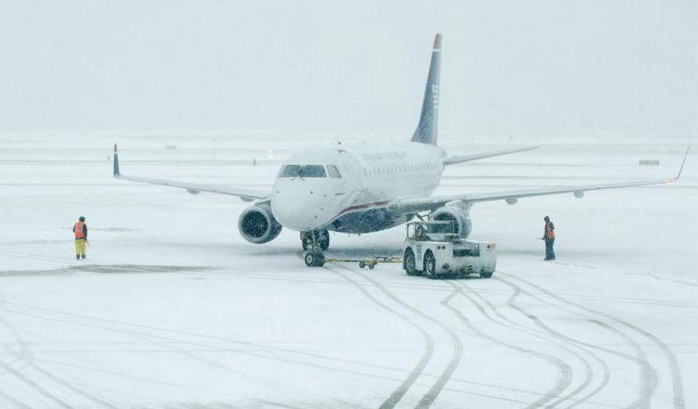 Ростовский аэропорт экстренно принял четыре самолета, направляющихся в Краснодар