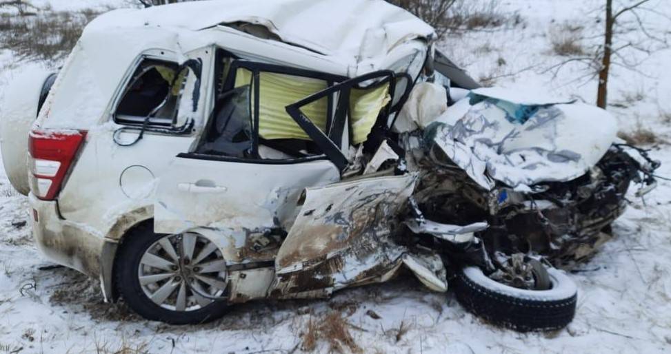 В Ростовской области при лобовом столкновении двух иномарок погиб пассажир одной из них