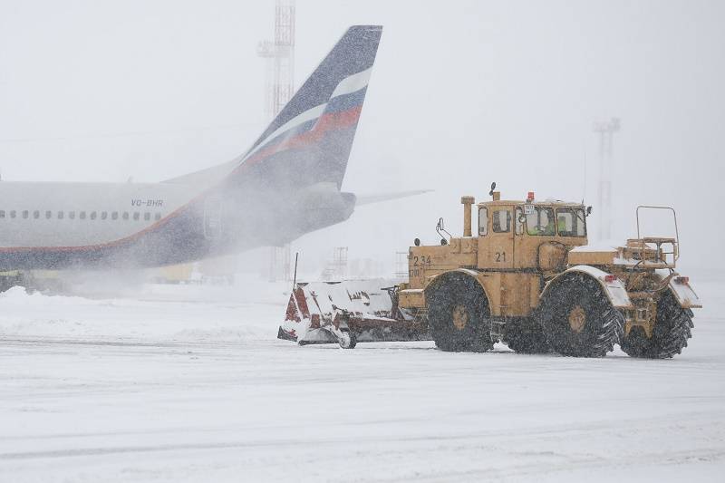 На Кубани отмечают рекордные снегопады и отменили три десятка авиарейсов