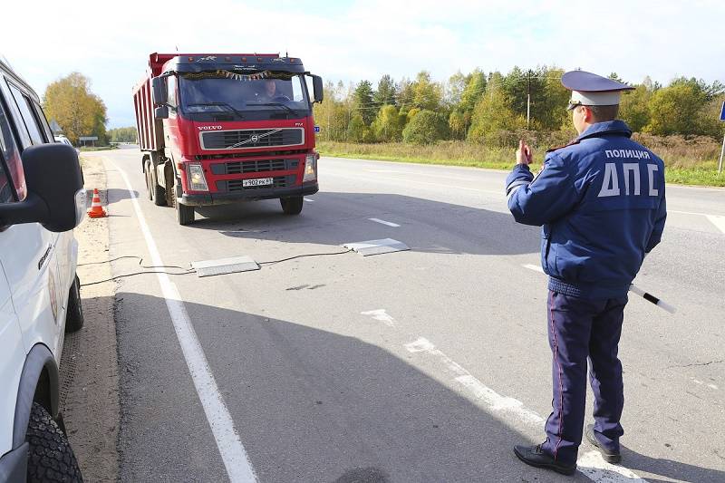 В Ростовской области инспектору ДПС дали два года колонии за поборы на трассе