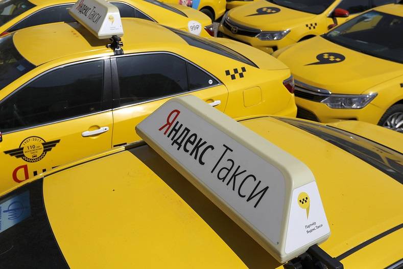 «Яндекс» запускает в Ростове аналог больничного для таксистов и курьеров