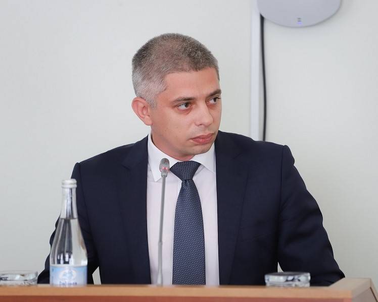 В Ростове уволившемуся 30 марта директору департамента автодорог грозит уголовное дело