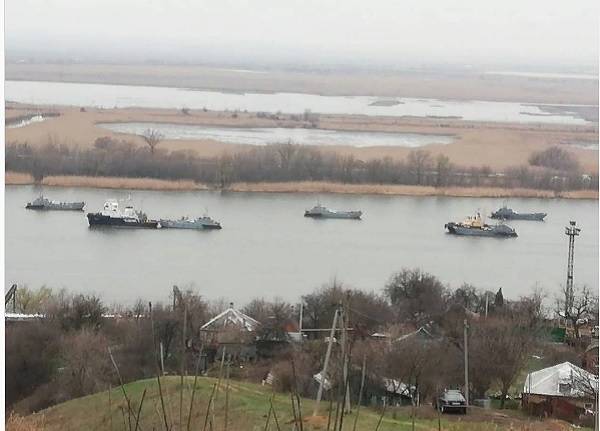 На Дону в районе Александровки замечена группа боевых кораблей