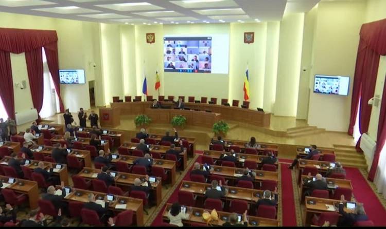 Депутаты донского парламента при одном голосе против приняли отчет губернатора