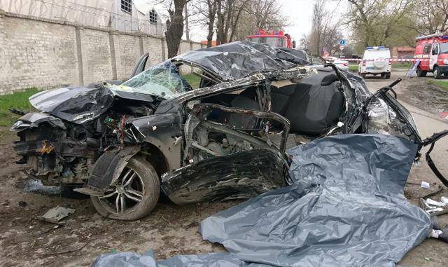 В сети появилось видео из автомобиля разбившихся в Новочеркасске подростков