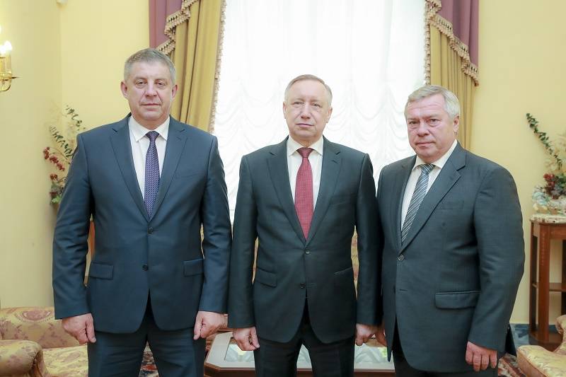 Губернатор Василий Голубев обсудил с коллегой из Санкт-Петербурга межрегиональное сотрудничество