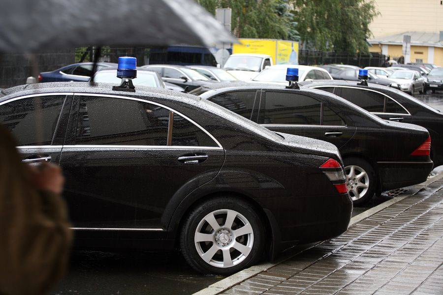 Правительству Ростовской области не хватает пяти автомобилей представительского класса