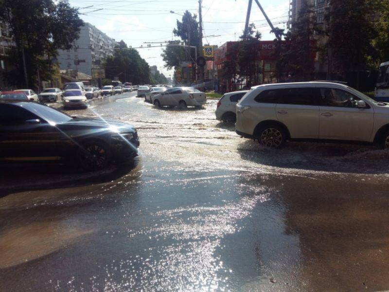 В Ростове в Пролетарском районе произошел прорыв водопроводной сети
