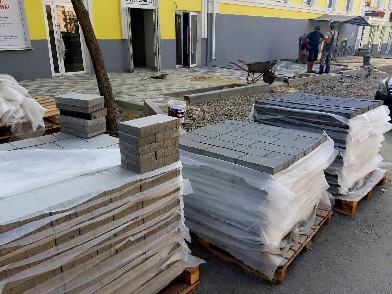 "Добивать, так по полной": ремонт Петровской в Таганроге снова вызвал негодование