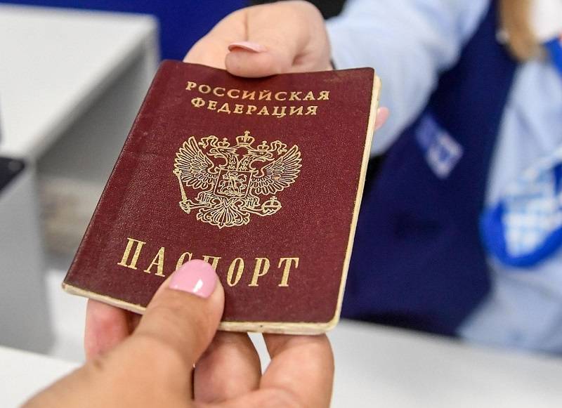 В Минцифры РФ определятся с заменой паспортов на смарт-карты и QR-коды к концу 2021 года