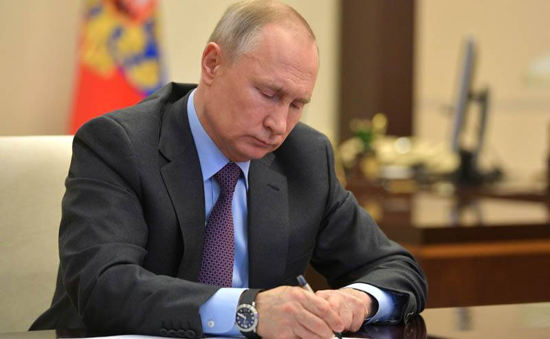 Президент РФ подписал указ о единовременных выплатах ростовским пенсионерам