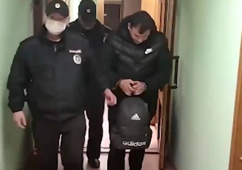 Замначальника поста Ростовской таможни задержан по подозрению в контрабанде крупной партии сигарет