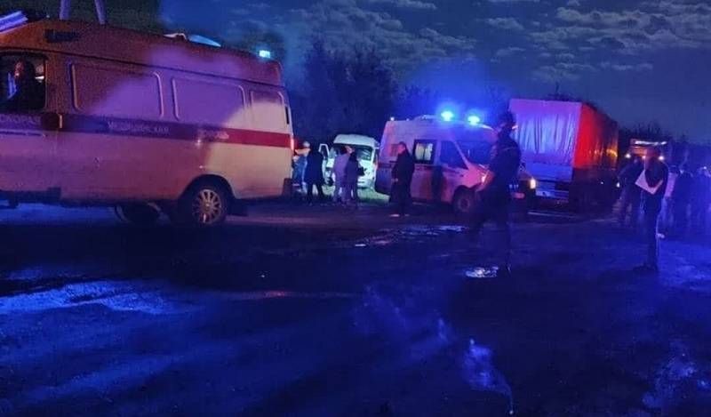 В Ростовской области в результате столкновения микроавтобуса с фурой погибли два пассажира