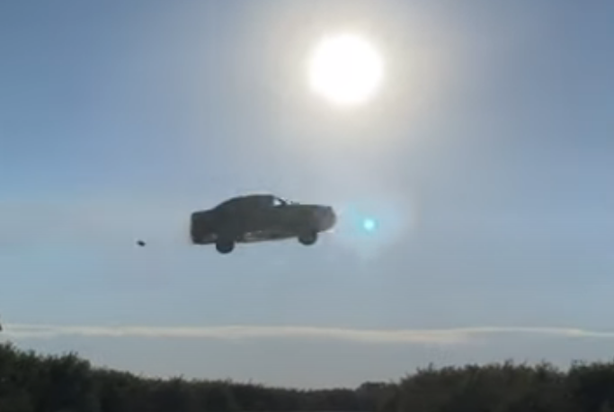 Сломавший позвоночник каскадер из Ростова выложил видео последнего прыжка