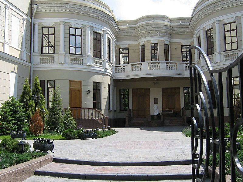 В Ростове особняк с общественным собранием и рестораном отремонтируют за счет бюджета