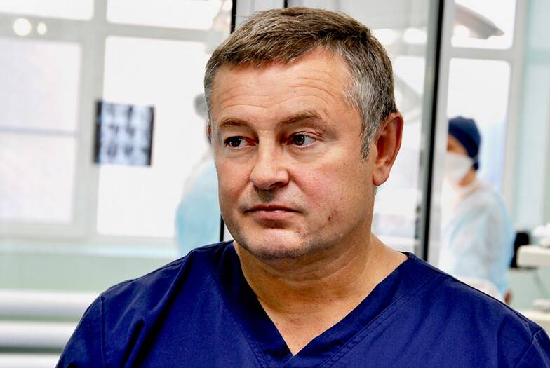Главврач РОКБ Вячеслав Коробка прокомментировал факт смертельного падения пожилого пациента с коронавирусом