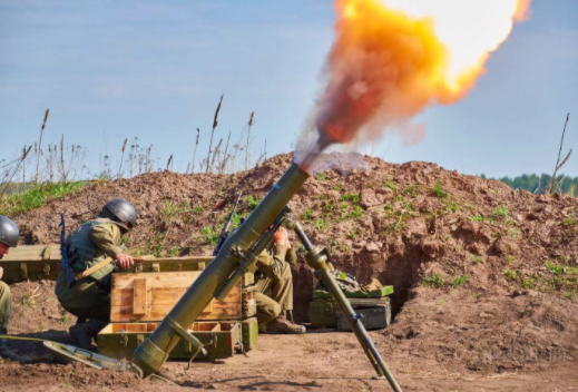 Украинские военные сбросили десятки снарядов на поселки рядом с Ростовской областью