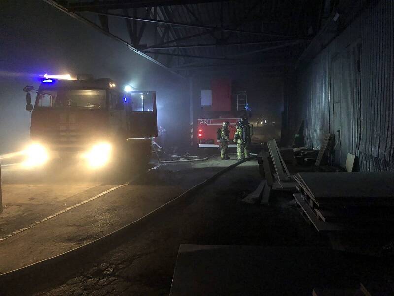 В Ростове масштабный пожар на складе завода «Эмпилс» ликвидирован 11 декабря