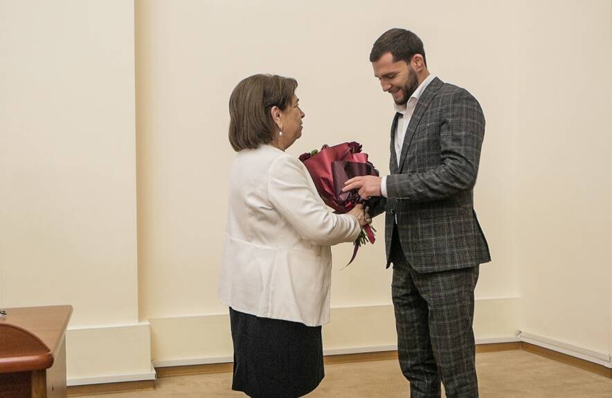 Зинаида Неярохина поздравила бойца ММА и депутата Ростовской гордумы Александра Шаблия с победой на турнире в США