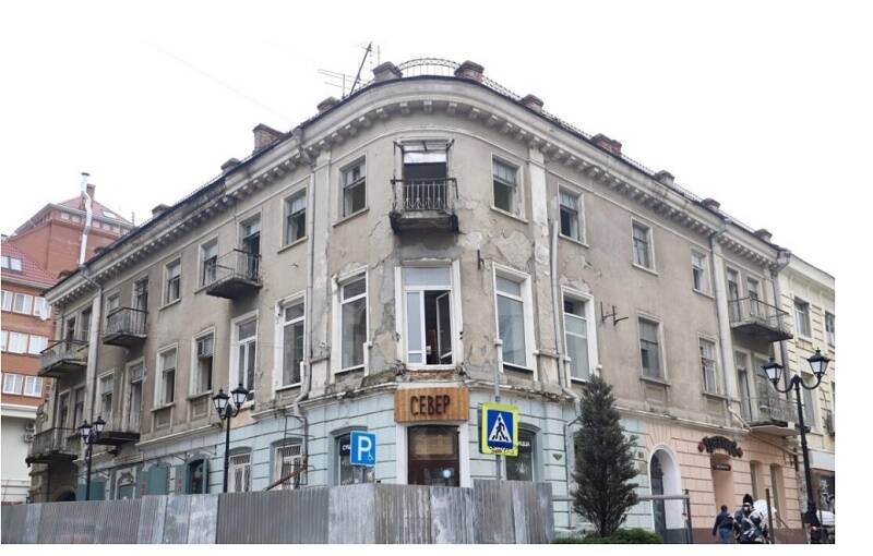 Алексей Логвиненко пообещал ничего не строить на месте двух аварийных особняков на Семашко