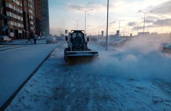 В снежную ночь с 21 на 22 декабря на дороги Ростова высыпано 1000 тонн пескопасты