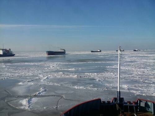 В Таганрогском заливе из-за льда и усиления ветра будет приостановлено судоходство