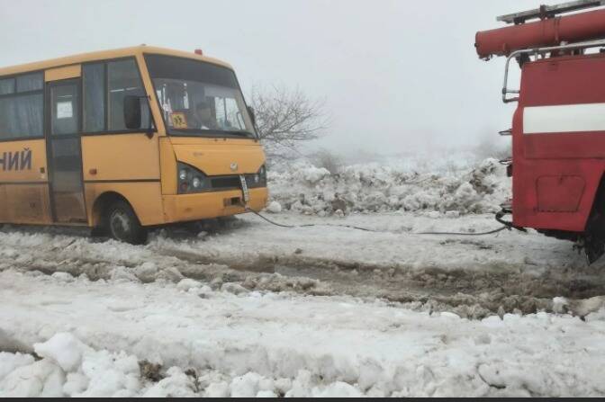 В Ростовской области в связи со снегопадом отменили школьные автобусы