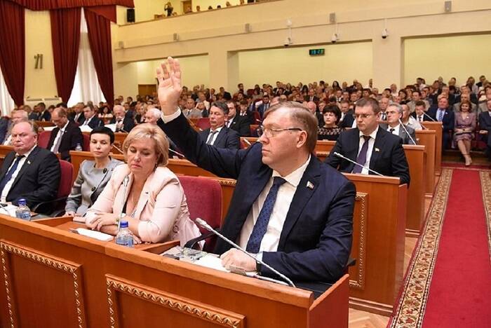 В Ростовской области выдвинуты 6 кандидатов на депутатский мандат Стенякиной в ЗСРО
