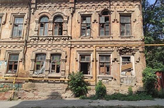 Голубев осмотрит три аварийных дома в Ростове, откуда не хотят съезжать жильцы