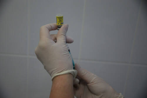 В Ростовской области вакцинацию против коронавируса прошли 777 детей от 12 до 17 лет